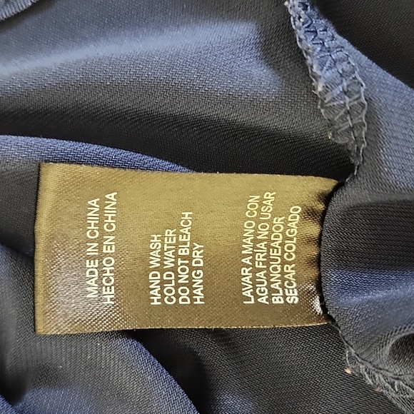 Mi Lieux Woman's Classic Office Navy Blue Sleeveless Shell Blouse w/Deep V Neck - Picture 10 of 12